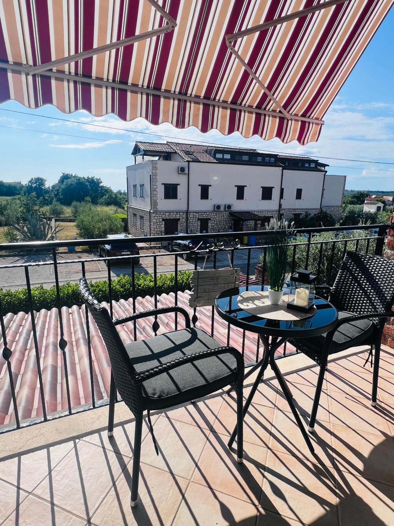 Apartment Aleks Tar-Vabriga Exterior photo